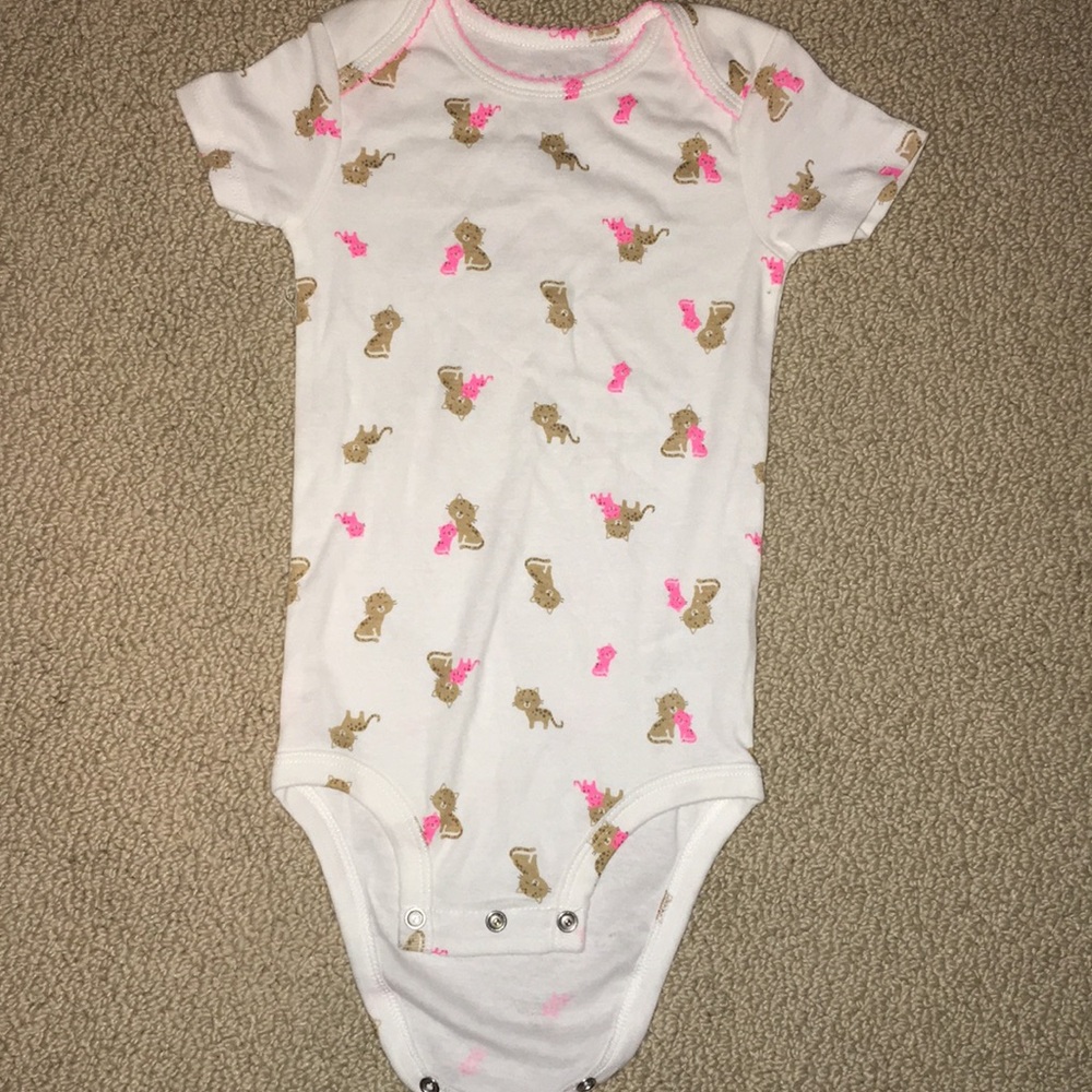 ⚠️18MO Baby Kitty Onsie